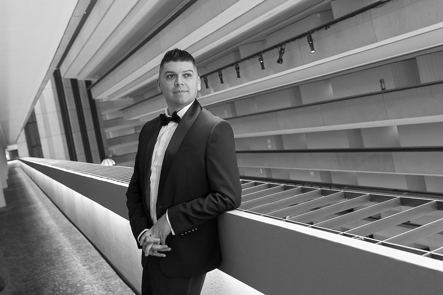 Groom portrait inside San Francisco Hyatt before wedding